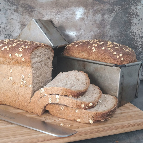 Pan de molde integral ecológico con avena y sésamo